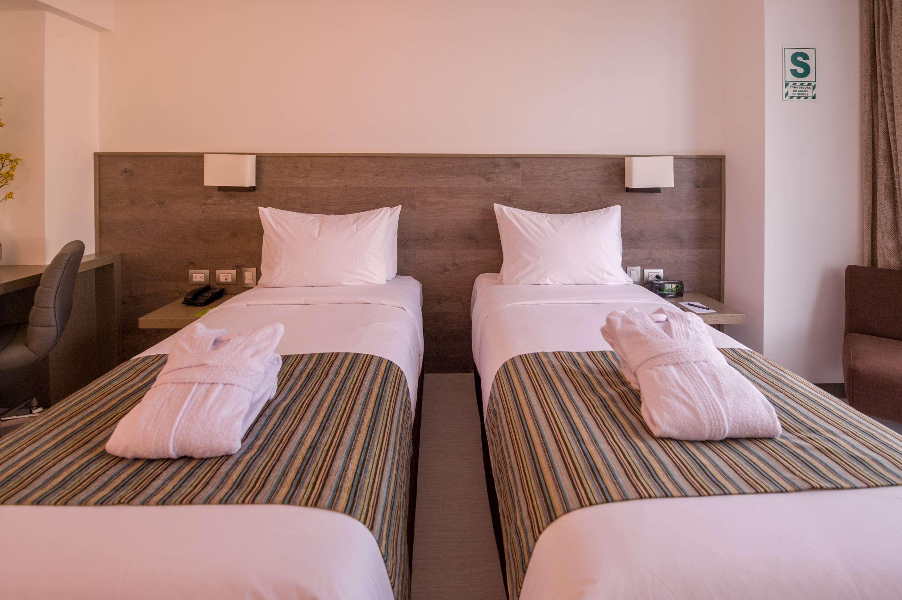 Best Western Posada Royale Hotel & Suites Simi Valley Exterior photo