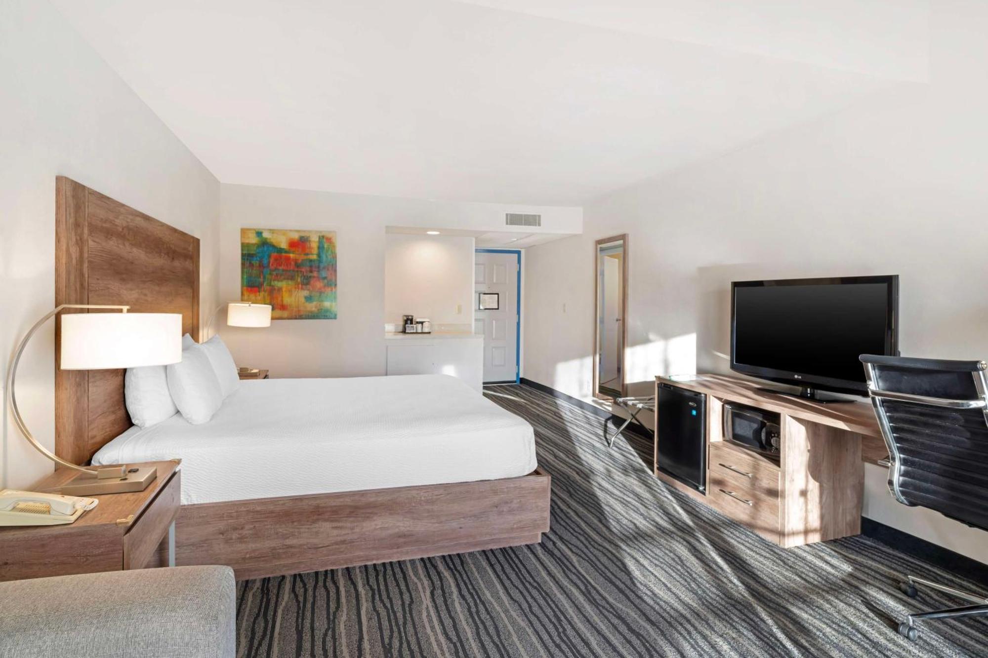 Best Western Posada Royale Hotel & Suites Simi Valley Exterior photo