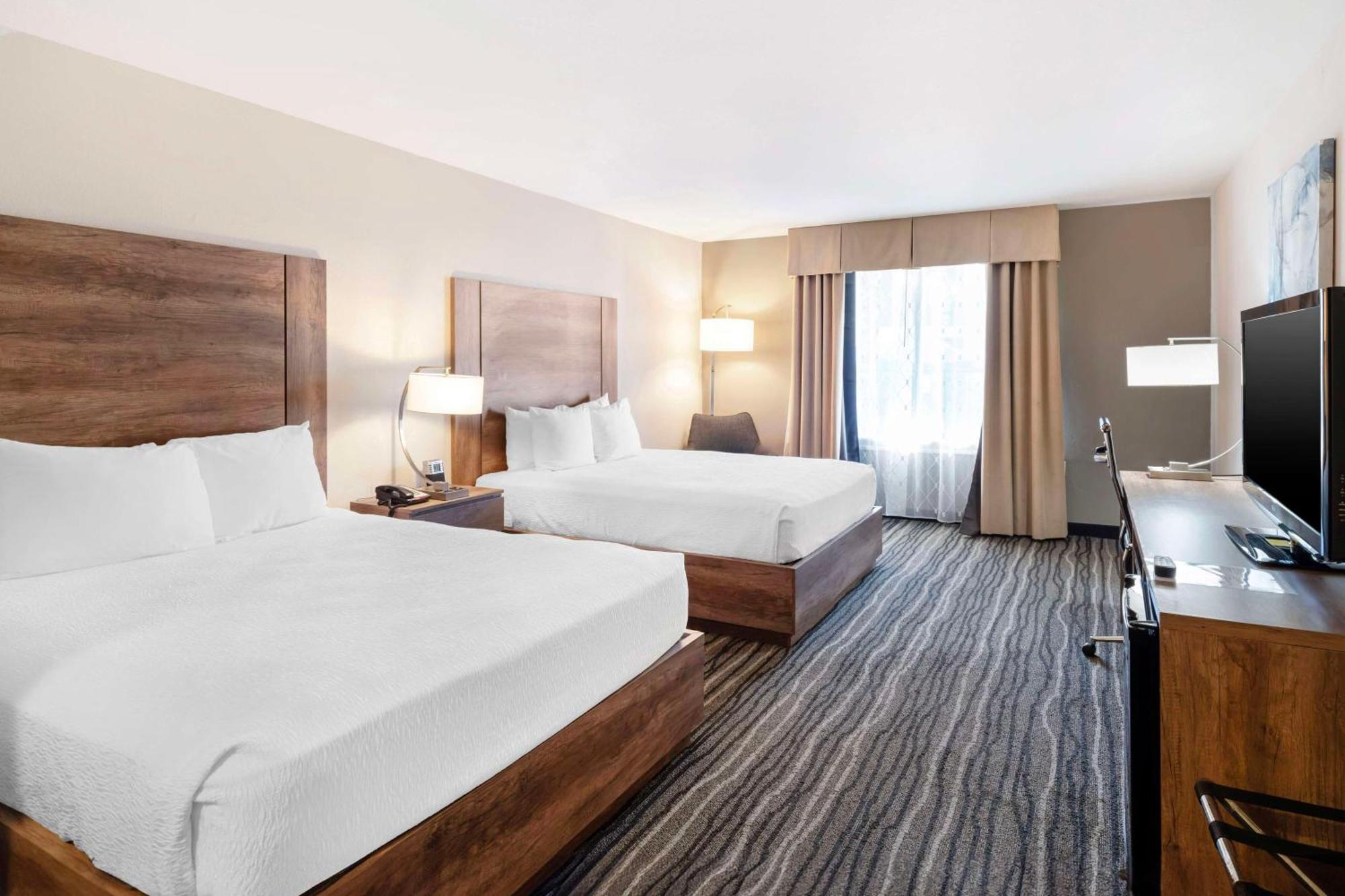 Best Western Posada Royale Hotel & Suites Simi Valley Exterior photo