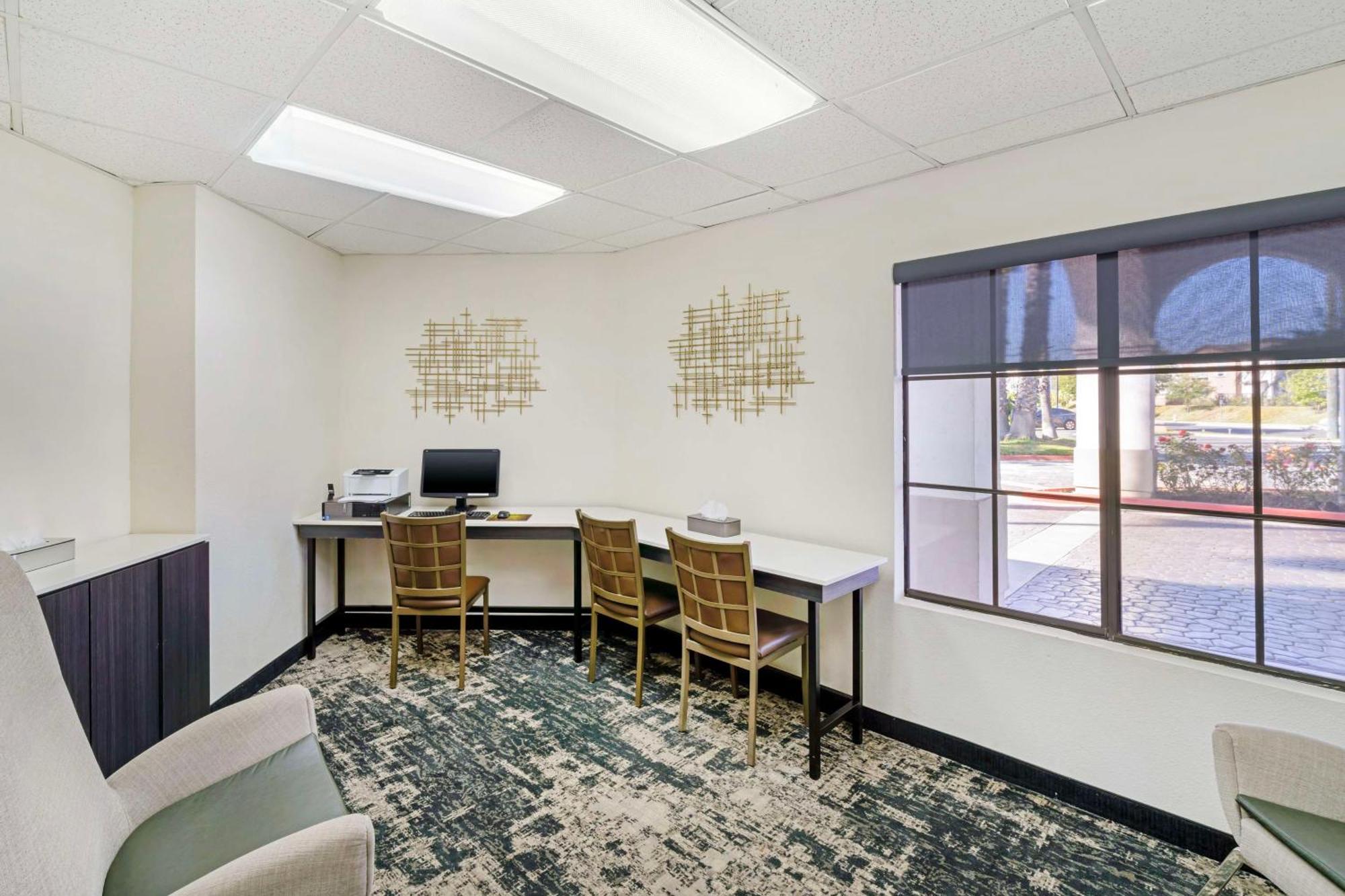 Best Western Posada Royale Hotel & Suites Simi Valley Exterior photo