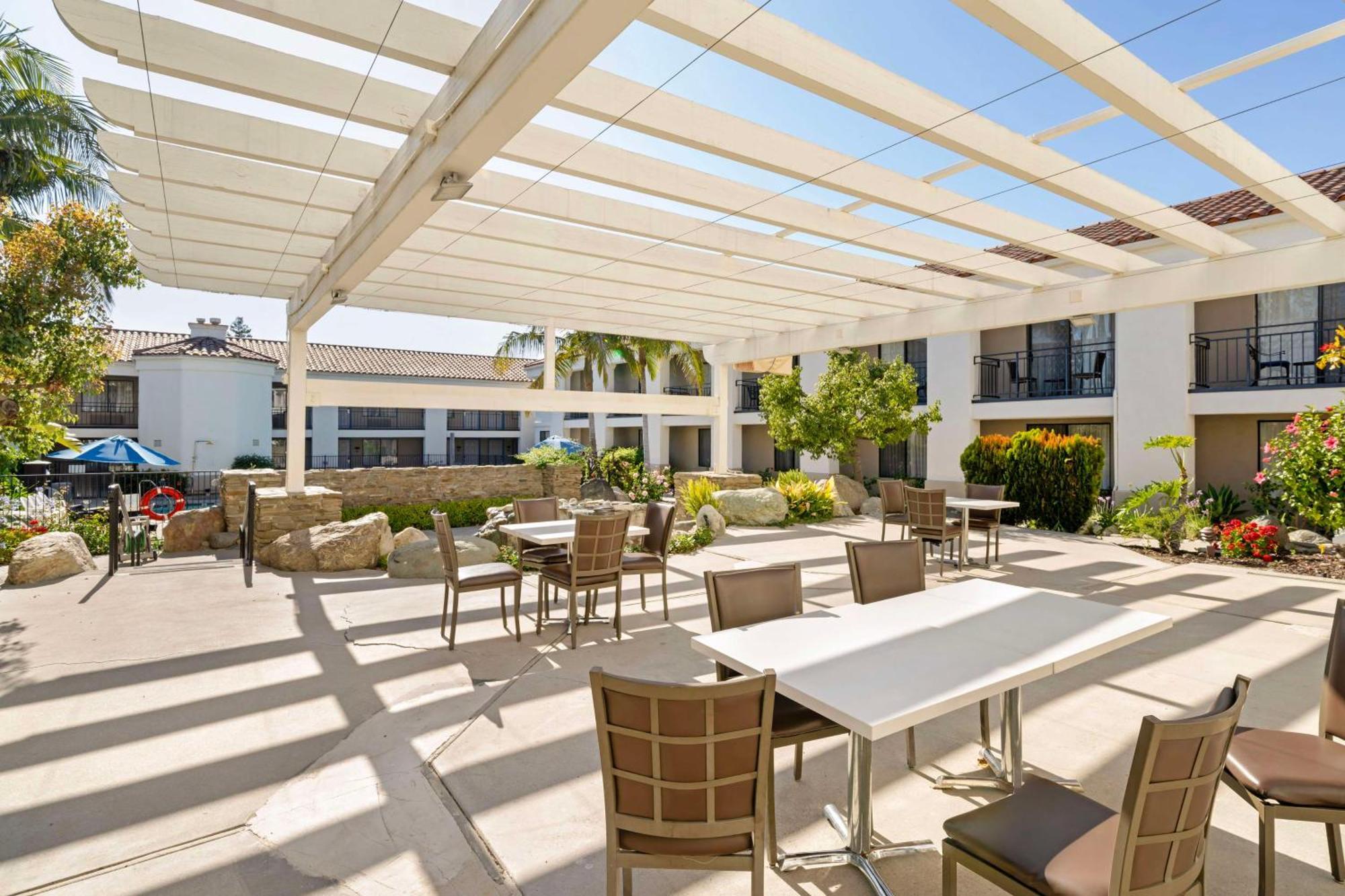 Best Western Posada Royale Hotel & Suites Simi Valley Exterior photo